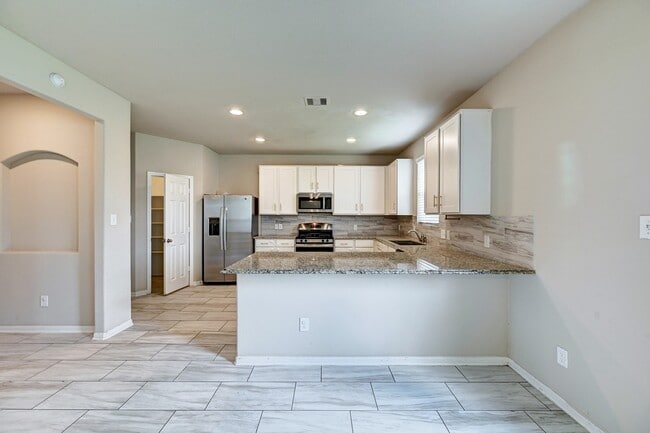 Building Photo - 3303 Owl Hollow Dr
