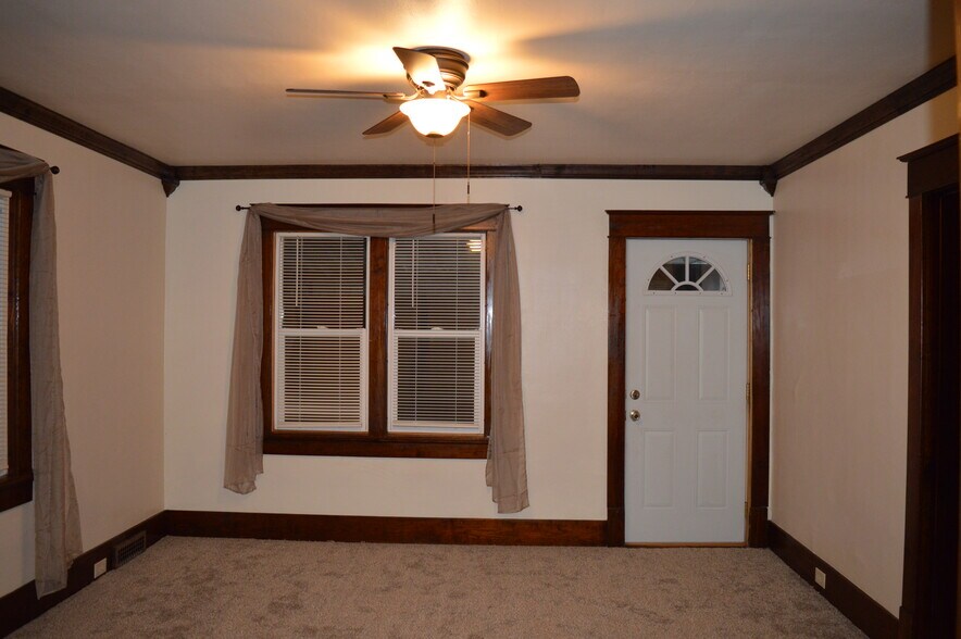 Building Photo - 2207 S 9th St