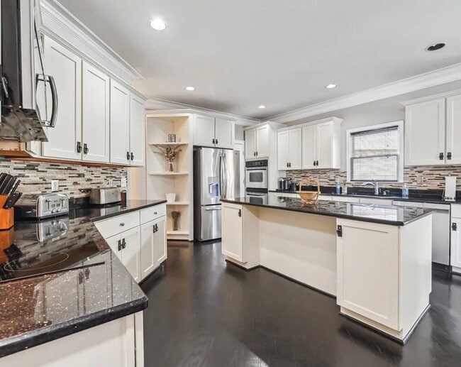 Building Photo - 4020 W Stubbs Rd