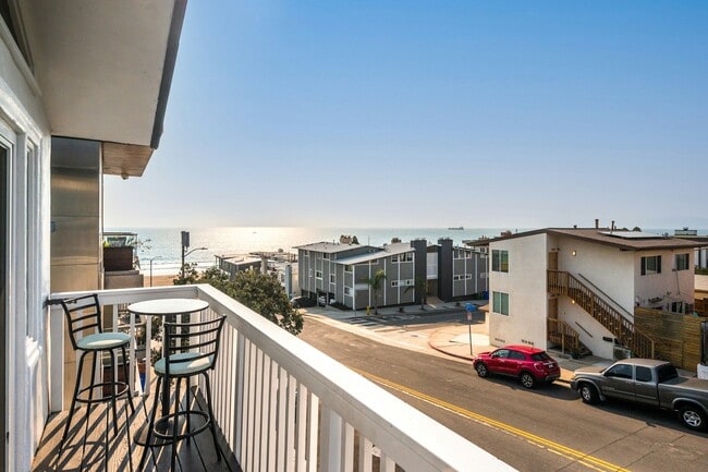 Building Photo - 208 Marine Ave