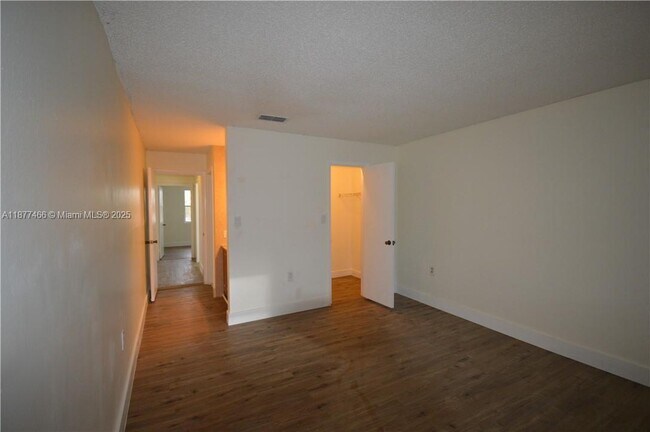 Building Photo - 2266 SW 81st Ave