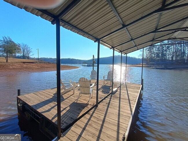 Building Photo - 2832 N Holcomb Dr