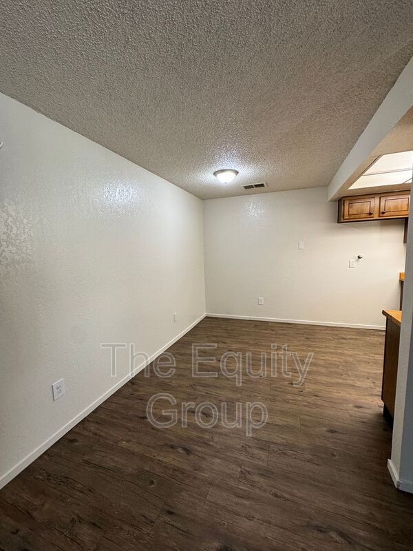 Building Photo - 3533 S County Center Dr