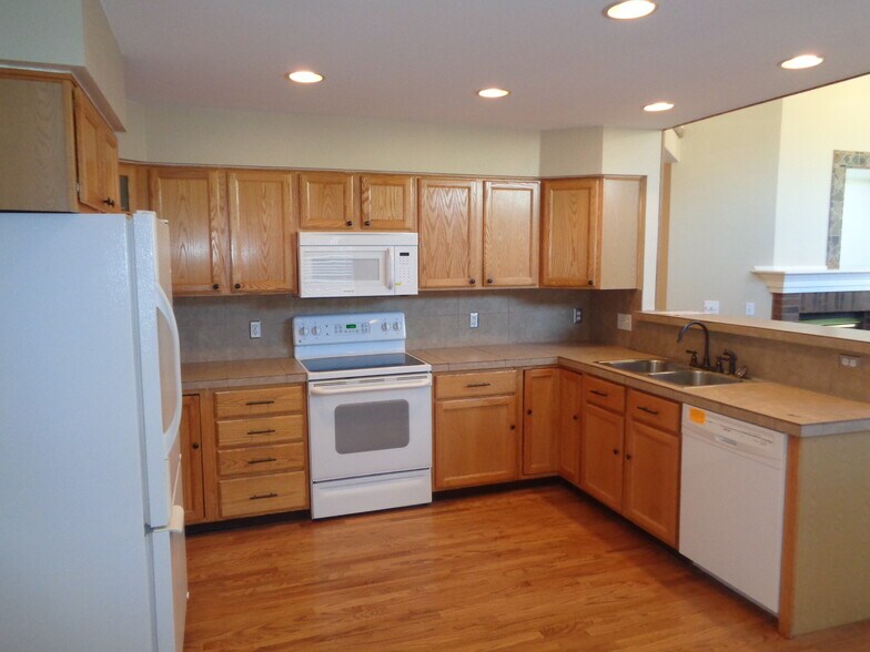 Building Photo - 17051 Numa Pl