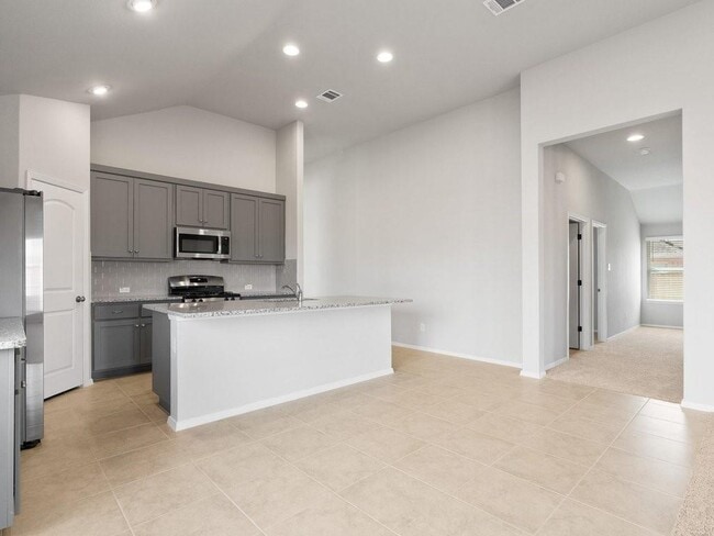 Building Photo - 308 Rimrock Ct