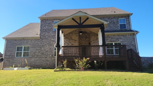 Building Photo - 130 Creekmound Dr