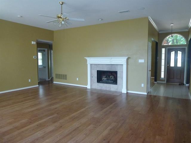 Building Photo - 3909 Clifton Dr