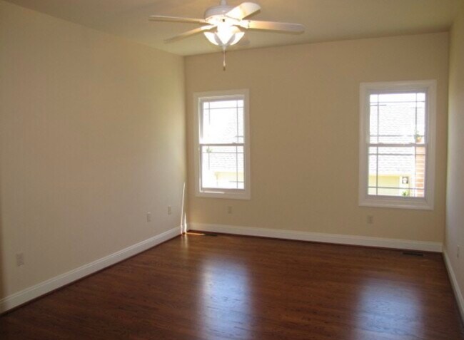 Building Photo - 1125 Cranberry Ct