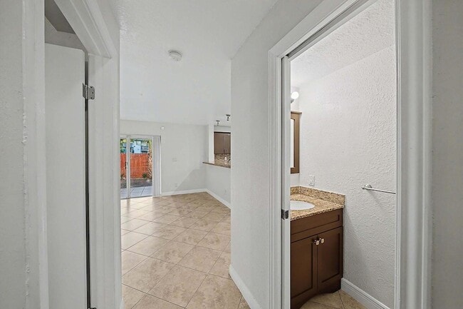 Building Photo - 5789 Woodland Point Dr