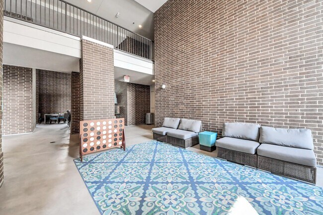 Building Photo - 5454 State St