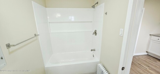 Building Photo - 304 Vine St