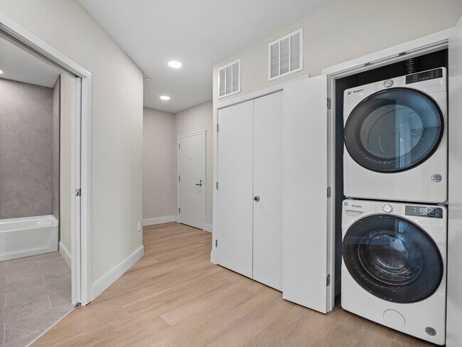 Building Photo - 249 Corey Rd