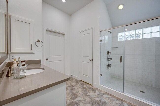 Building Photo - 1208 Peden St