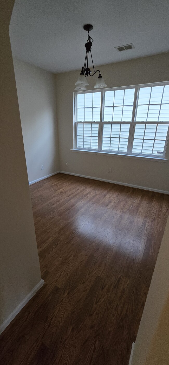 Dining Room - 4911 Abercromby St