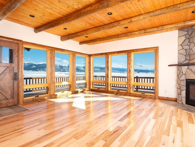 Building Photo - Spacious & Elegant 3-Bedroom Home – Flexib...