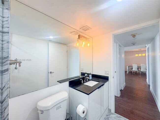 Building Photo - 5757 Collins Ave