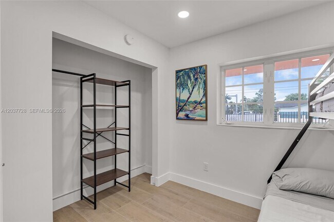 Building Photo - 3325 SW 127th Ave