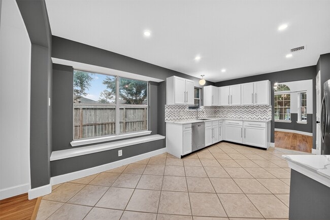 Building Photo - 17002 Analisa Cir