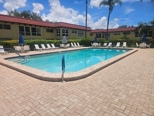 Building Photo - Charming 1-Bedroom 1-Bath Condo in 55+ Com...