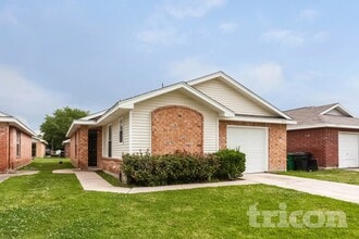 Building Photo - 3206 Boynton Dr