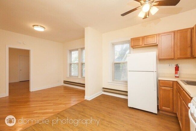 Building Photo - 2511 N Lincoln Ave