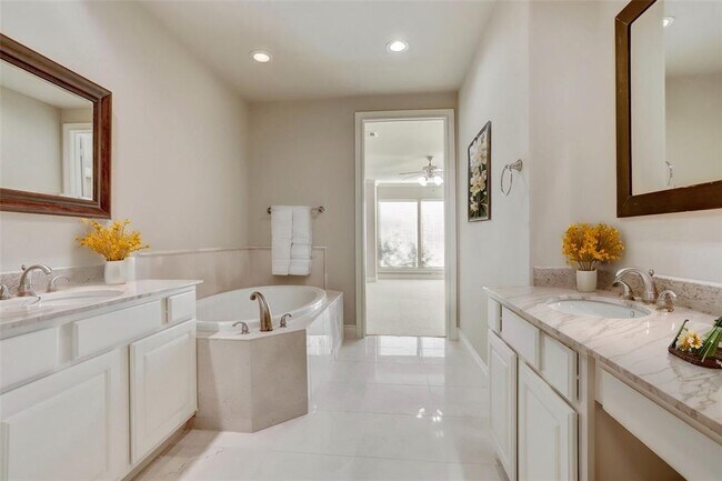 Building Photo - 9133 Creekstone Lake Dr