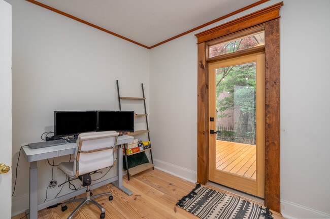 Building Photo - Bungalow Heaven in Baldwin Park!
