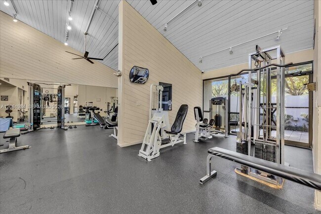 Building Photo - 2240 N Cypress Bend Dr