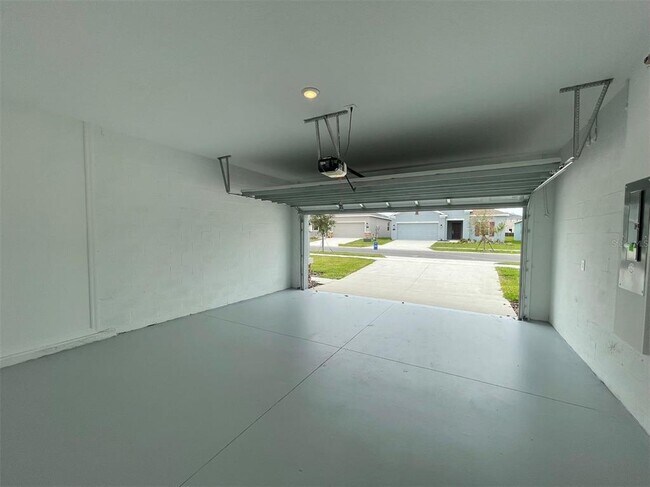 Building Photo - 835 Ofanto Wy