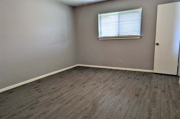 Building Photo - 2330 Blossom Dr
