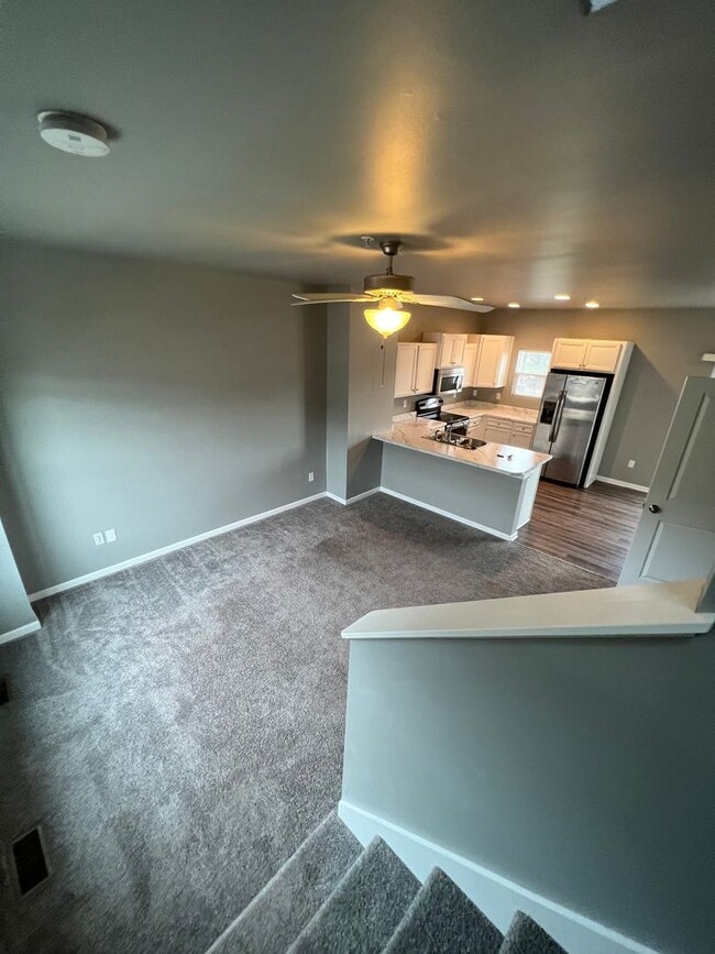 Building Photo - 2 Bedroom, 2.5 Bath Townhome