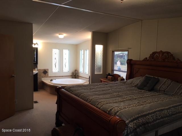 Building Photo - 1617 Ridge Dr