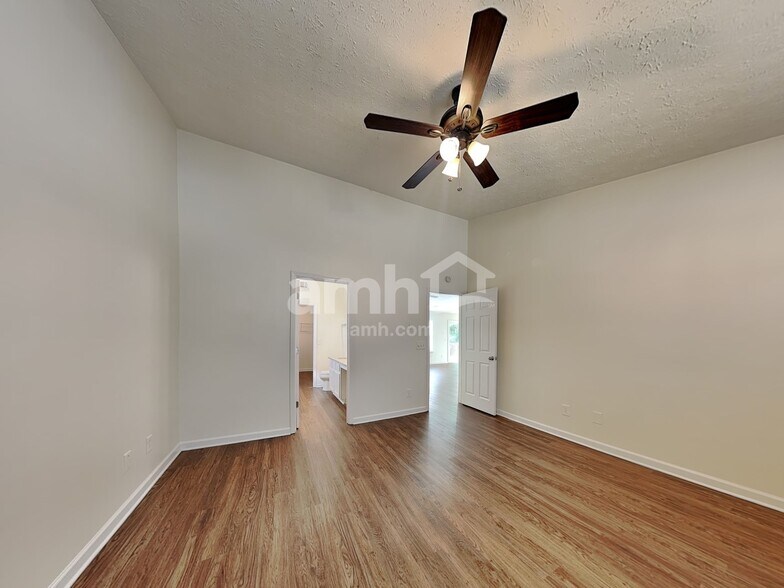 Building Photo - 78 Red Maple Way