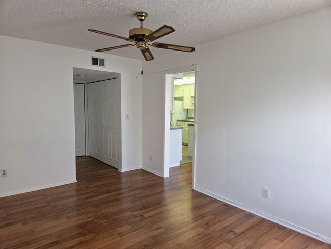 Building Photo - 5080 Locust St NE