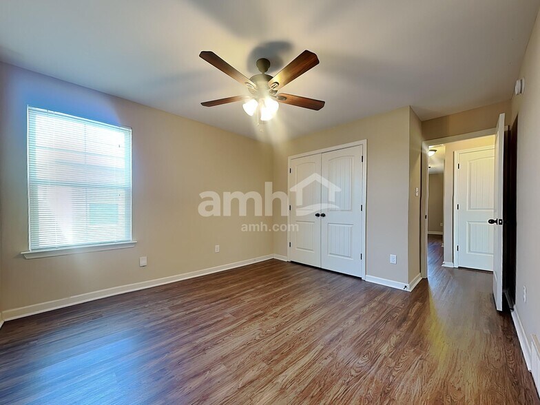 Building Photo - 1229 Carlton Ridge Dr