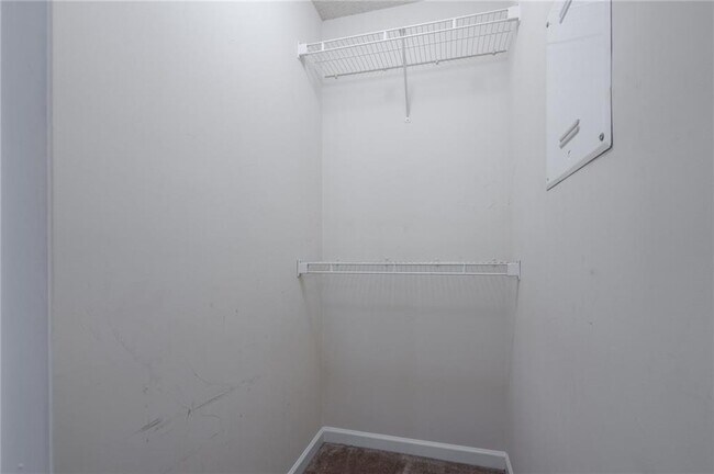 Building Photo - 43 Middlebrook Dr