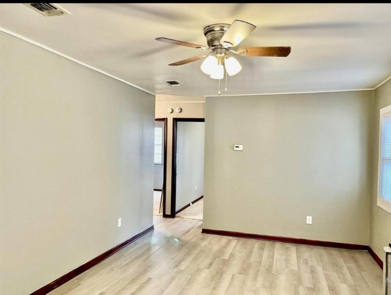 Building Photo - 309 E 12th St