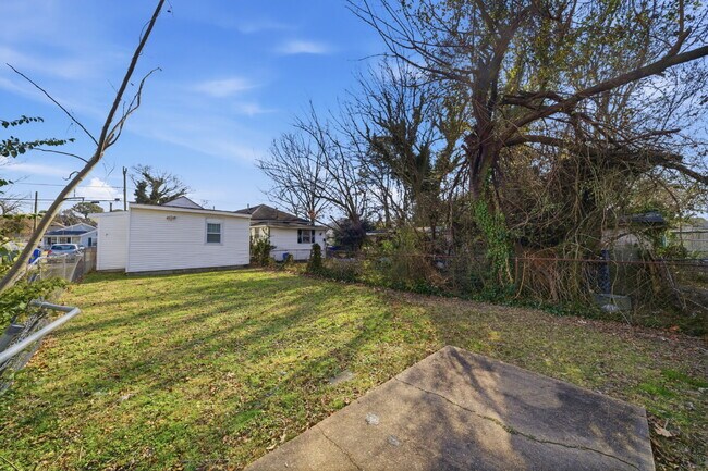 Building Photo - ADORABLE 3 BED, 1 BATH HOUSE FOR RENT IN NORFOLK