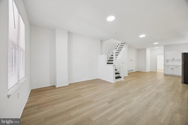 Building Photo - 278 S 60th St