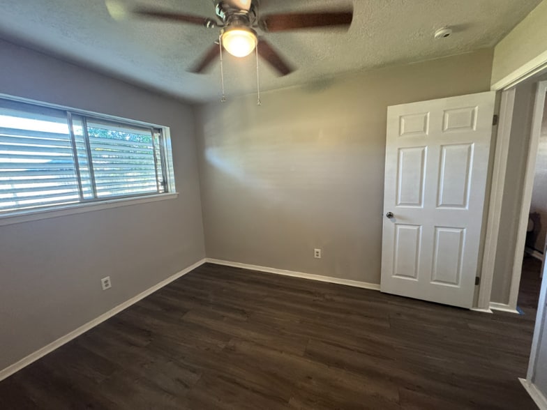 Building Photo - 2714 5th Ave N