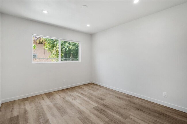 Building Photo - 317 E 97th St