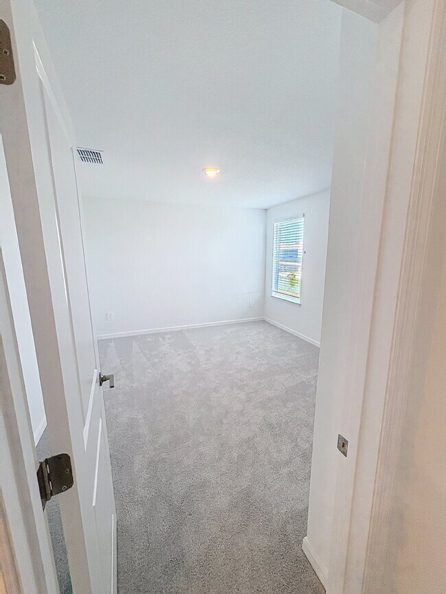 Building Photo - 8438 Blue Wave Ln E