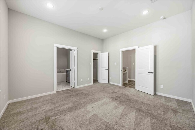 Building Photo - 6713 Parker Grv Ln