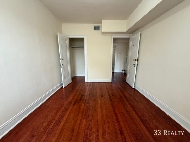 Building Photo - 2751 N Lavergne Ave