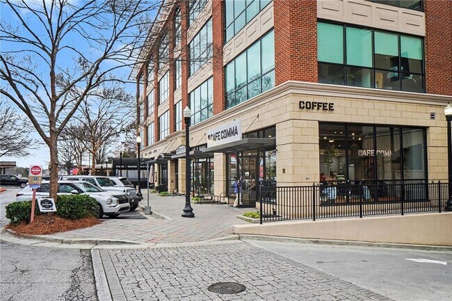 Building Photo - 3813 Paces Ferry W