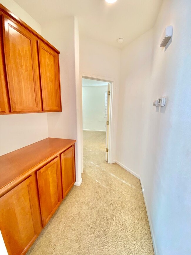 Building Photo - Beautiful Single Story Home with Local Park a Block Away!