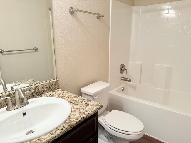 Building Photo - 5227 English Oak Dr