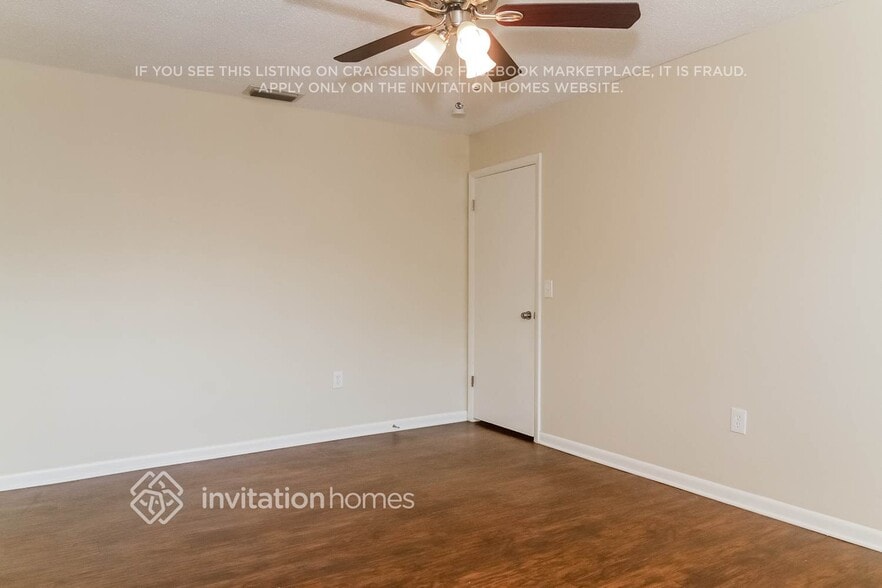 Building Photo - 609 Lakespur Ln