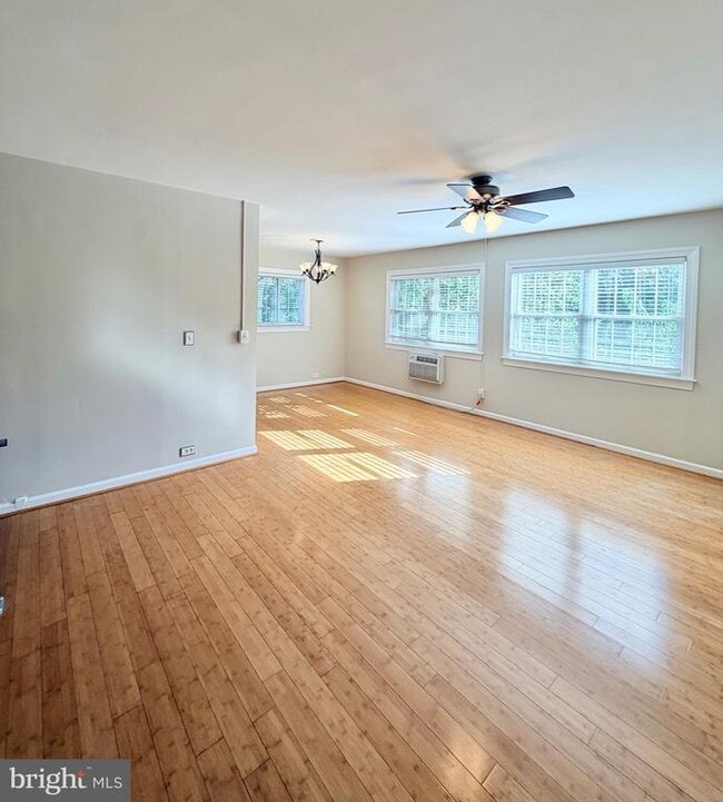 Building Photo - 3359 Martha Custis Dr