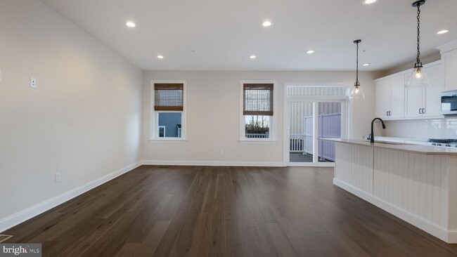 Building Photo - 208 Foxhedge Rd